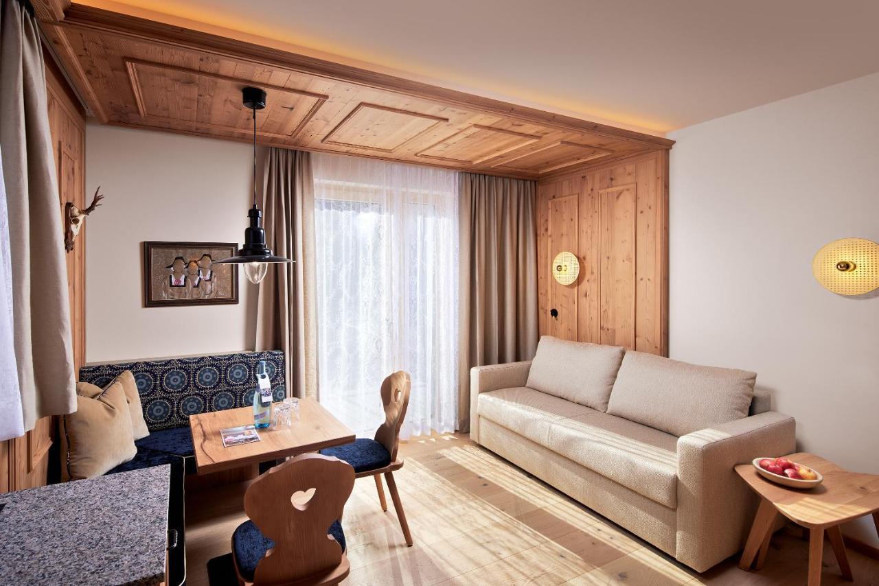 Hotel Neue Post Mayrhofen Bagian luar foto