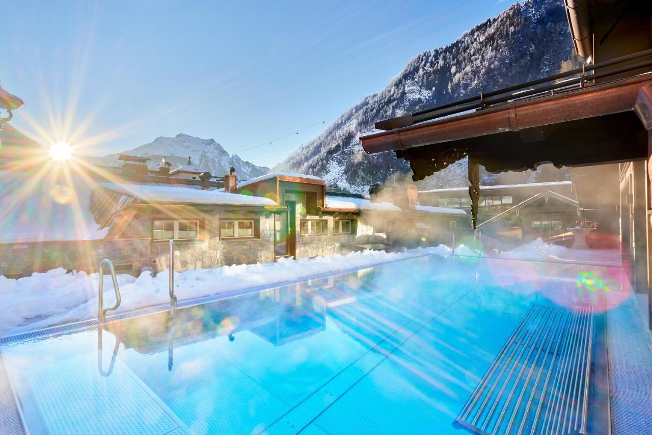 Hotel Neue Post Mayrhofen Bagian luar foto