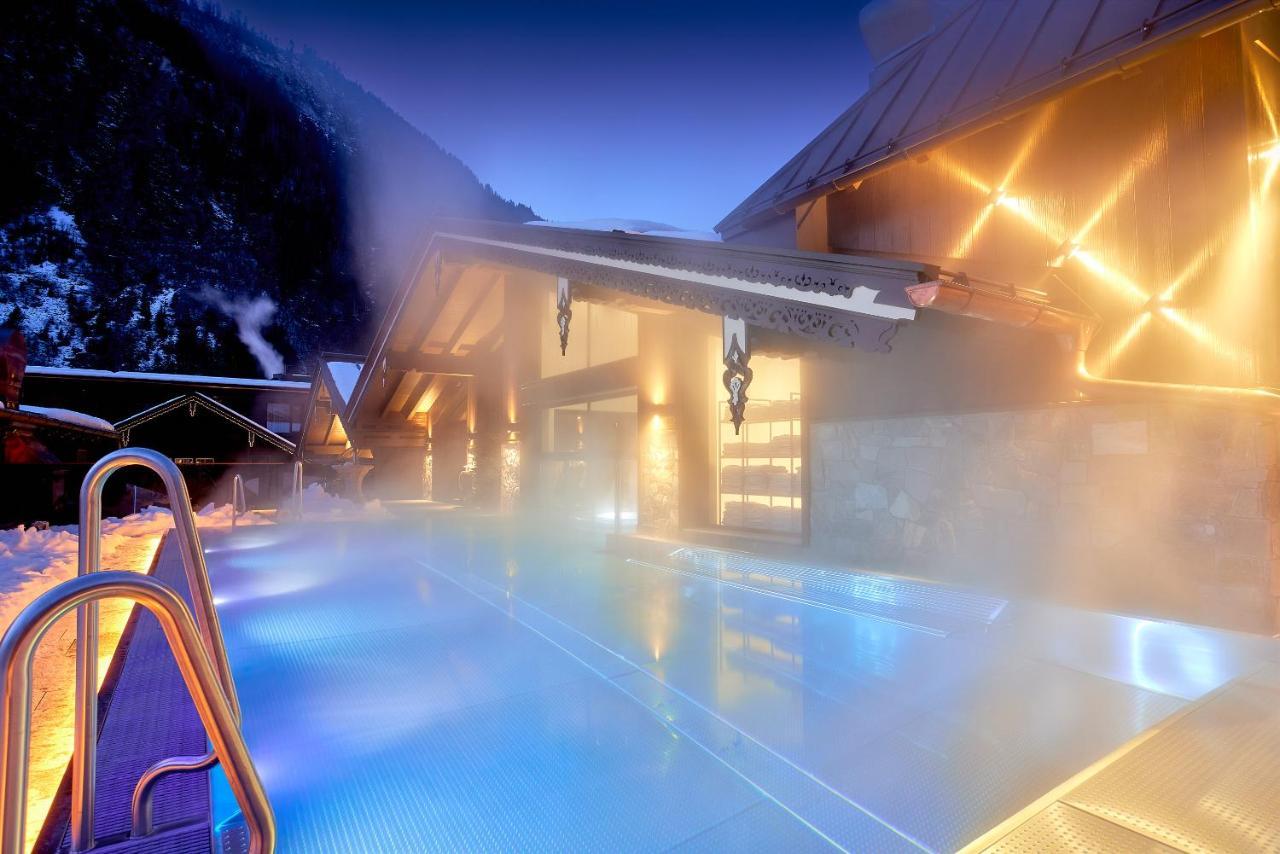 Hotel Neue Post Mayrhofen Bagian luar foto