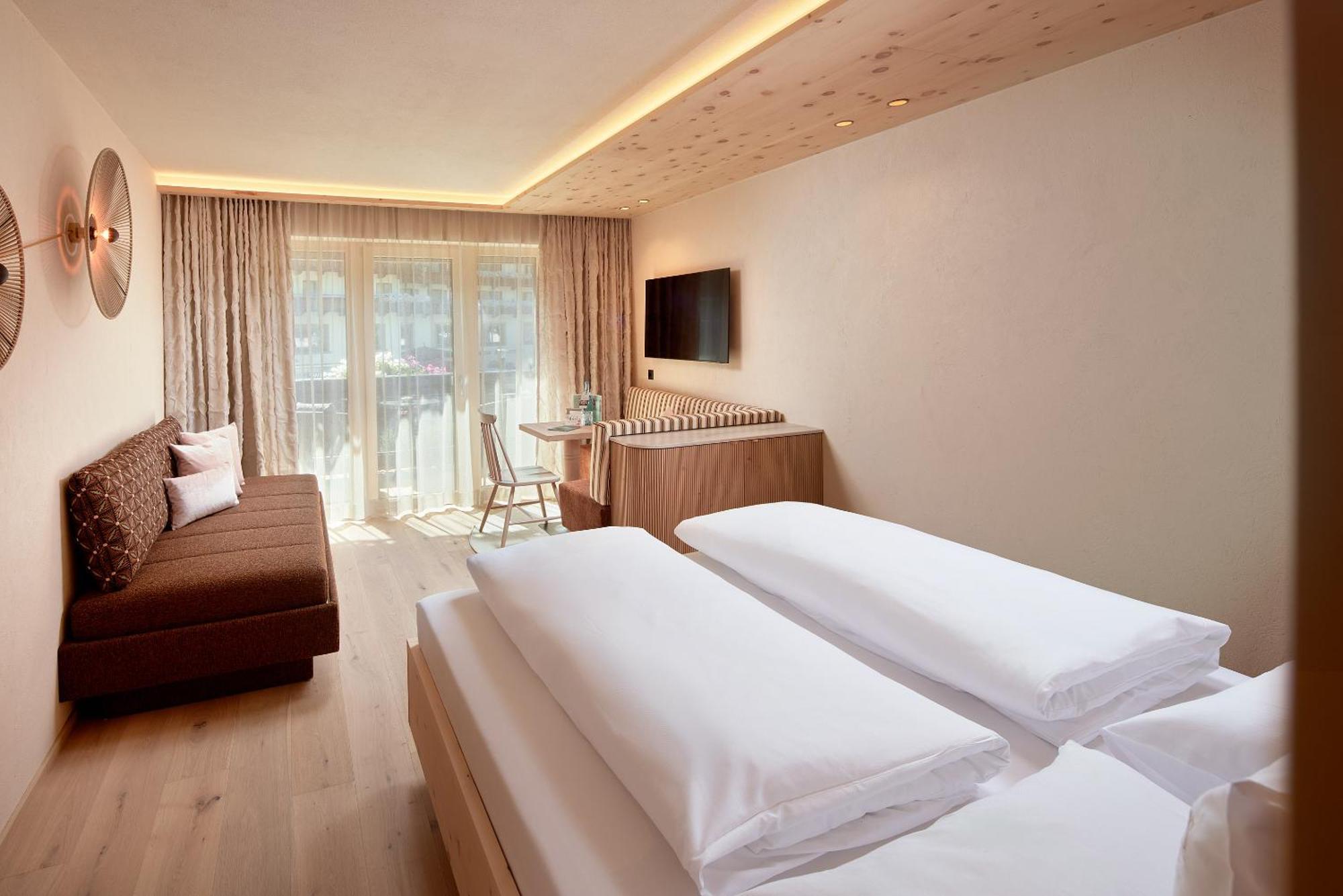 Hotel Neue Post Mayrhofen Bagian luar foto